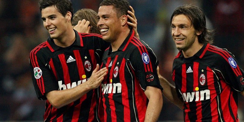 AC Milan là đội bóng mạnh nhất châu Âu những năm cuối thế kỷ 20