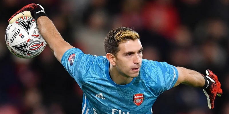 Emiliano Martinez từng có khoảng thời gian thi đấu dưới màu áo câu lạc bộ Arsenal