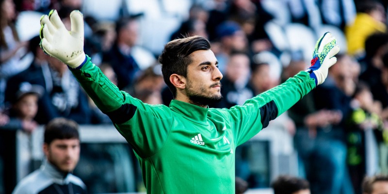 Mattia Perin hiện đang là người gác đền số 1 trong khung gỗ của câu lạc bộ Juventus